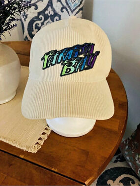 '47 Brand Tampa Bay Lightning Double Header Hitch Adjustable Cream Hat Like New